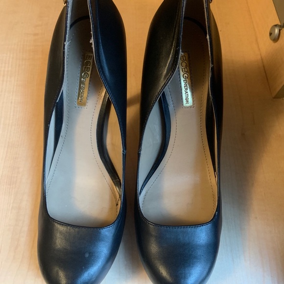 BCBGeneration platform pumps - Picture 3 of 10